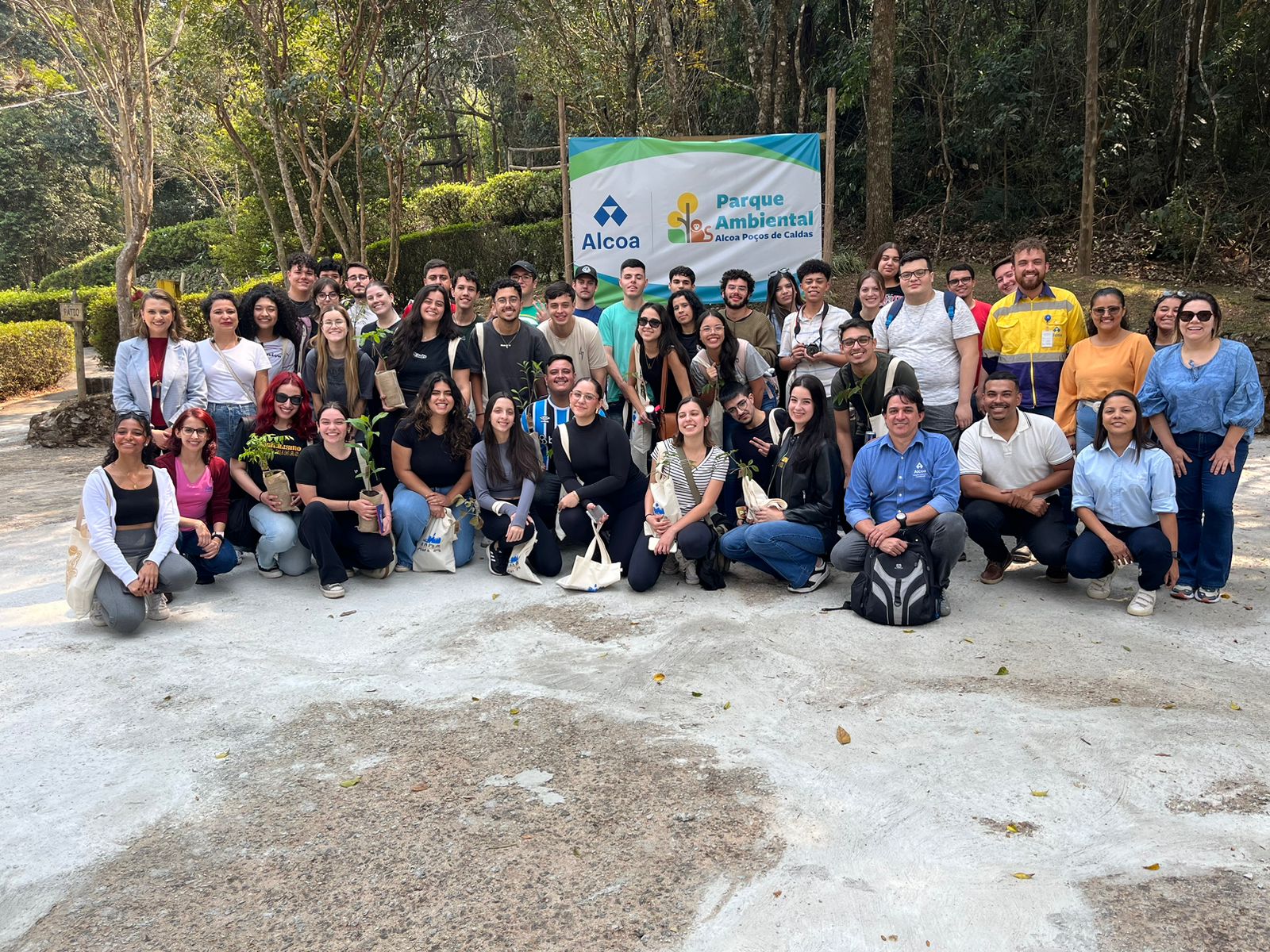 Alcoa promove curso de mineração para estudantes de Jornalismo da PUC