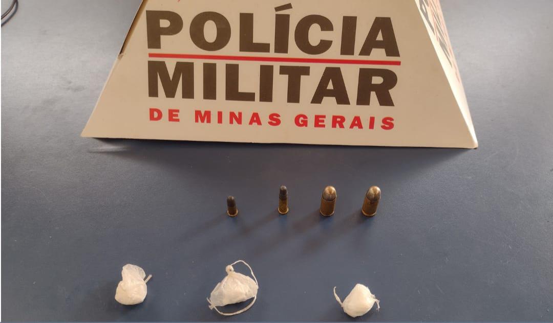 Drogas são encontradas em mochila de criança de oito anos