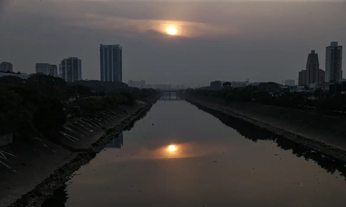 Radiação ultravioleta atingirá risco extremo quinta-feira em São Paulo