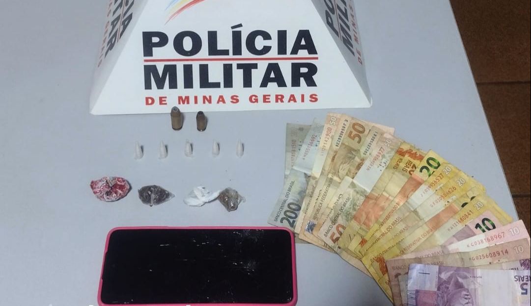 Após perseguição, PM detém suspeitos com drogas