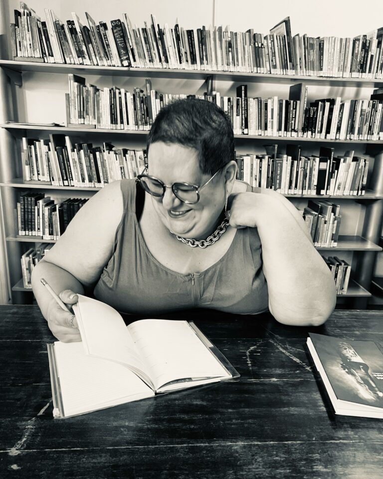 Escritora poços-caldense leva a oficina “Meu Corpo, Minha Biografia” ao Sesc Campinas