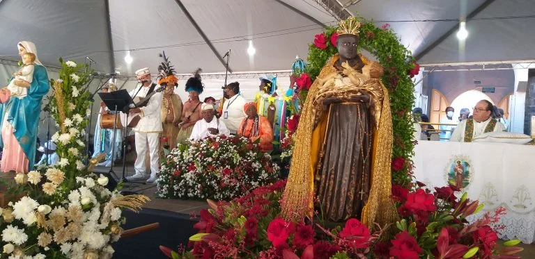 Dia nacional de São Benedito é comemorado em Poços com missa festiva