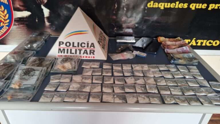 Homem é preso com mais de 60 papelotes de cocaína