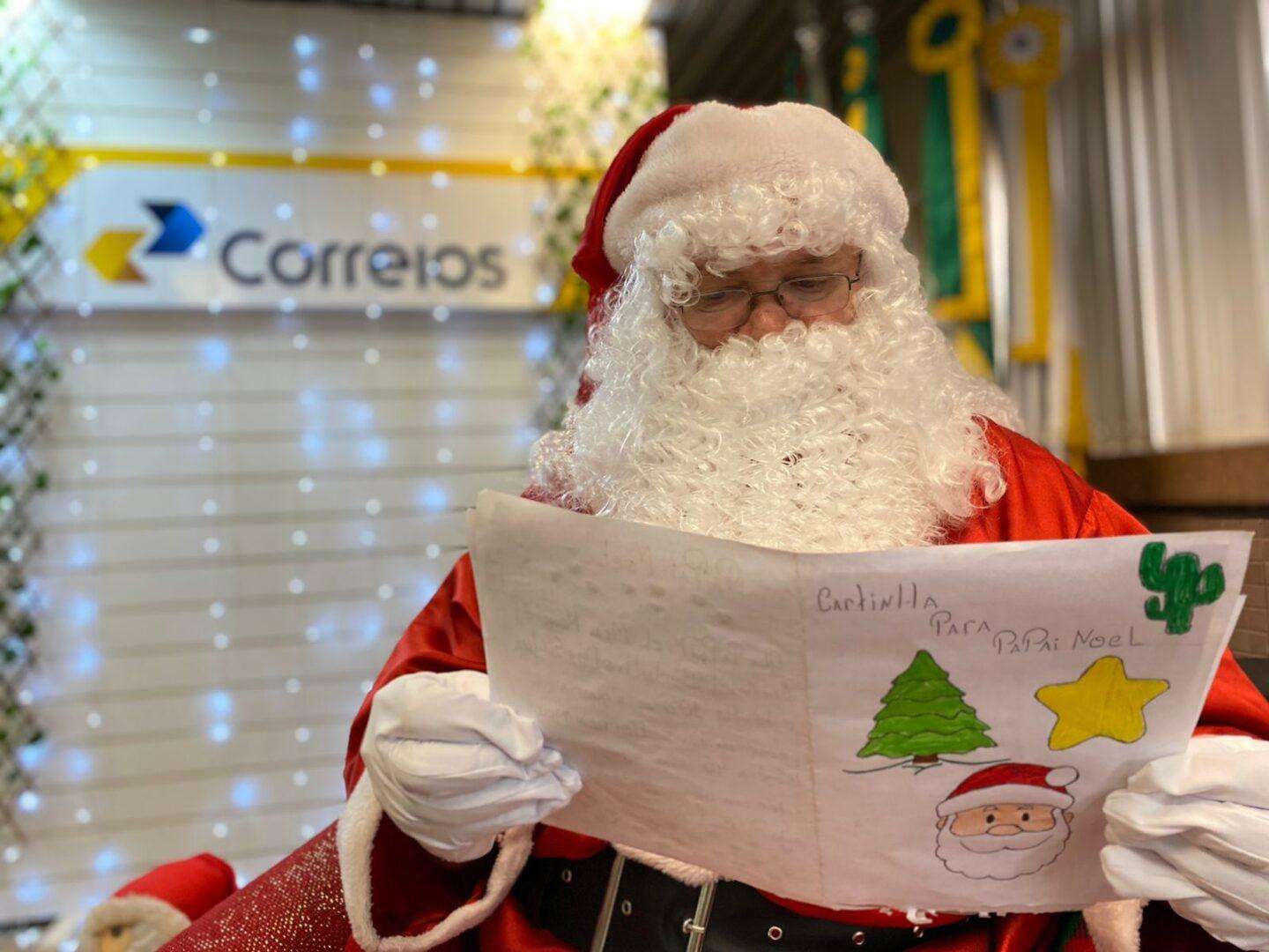 Correios lançam campanha de Natal com 1.200 cartinhas em Poços