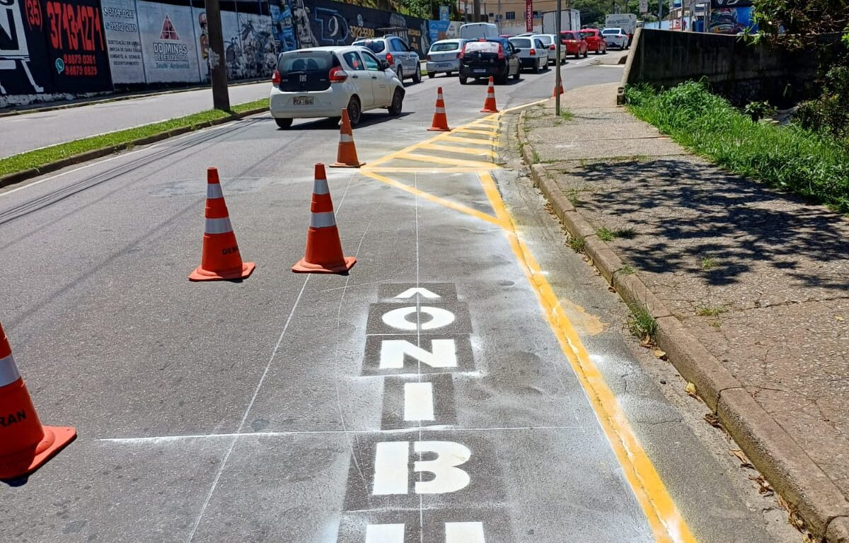 Ônibus terão novo local de estacionamento durante feira livre na zona leste