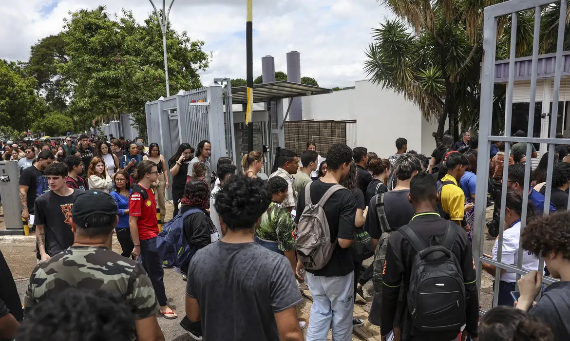 Tema da redação do Enem é atual e apropriado, avaliam professores