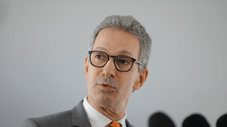 Zema inaugura delegacia rural e diz que tem planos para Poços