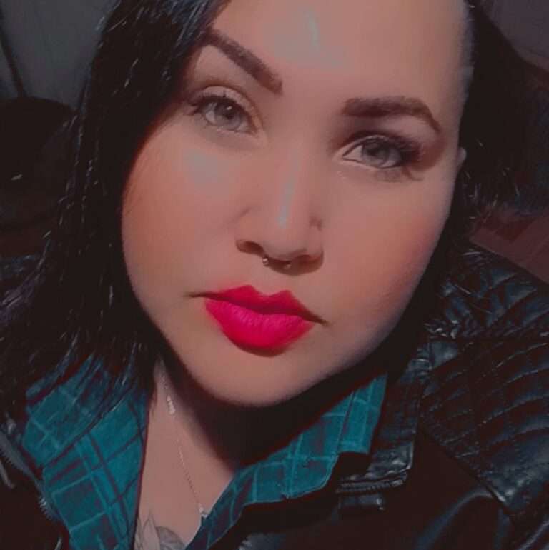 Feminicídio | Mulher é esfaqueada pela companheira