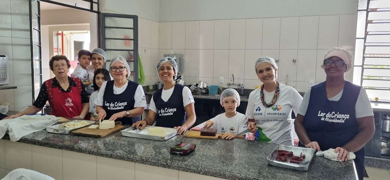 Lar da Criança de Divinolândia recebe ação voluntáriada Alcoa Poços