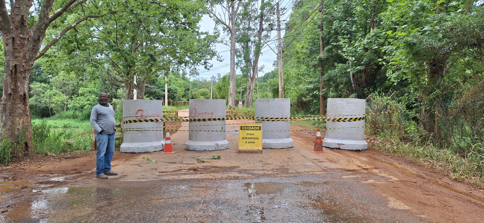 Avenida Celanese segue interditada e secretário promete nova ponte