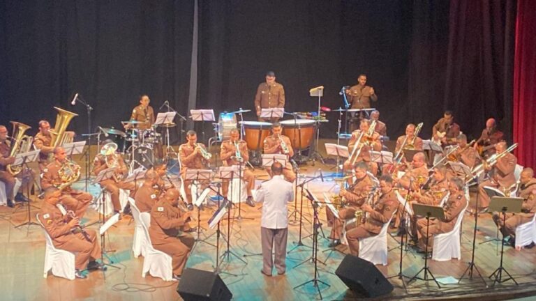 Banda de música da PM apresenta repertório de Natal neste sábado