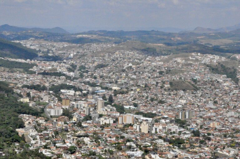 Depois do veranico, previsão de frio e chuva em Poços