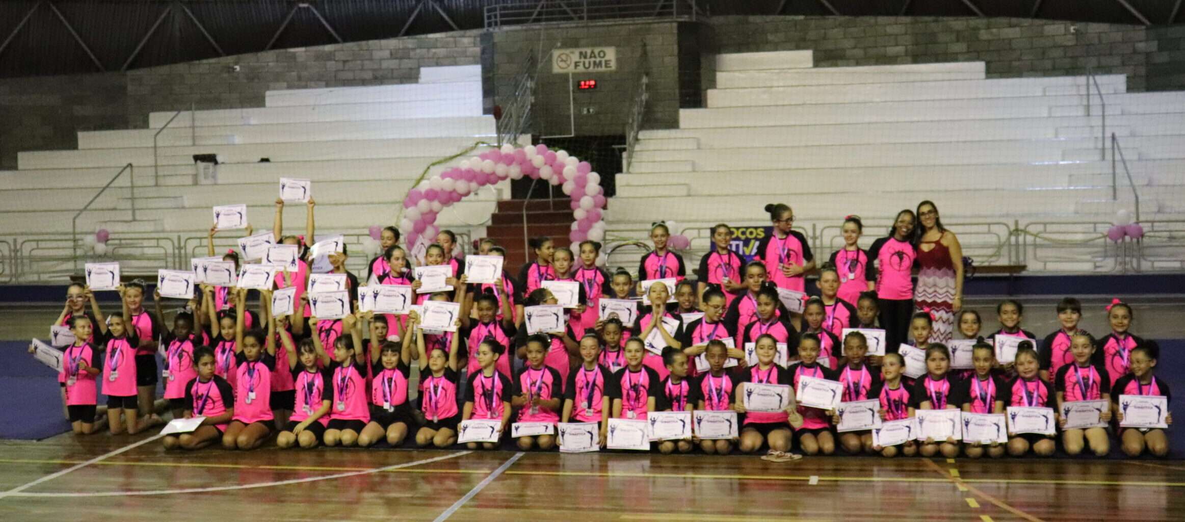 Ginástica rítmica Poços Ativa encerra o ano com festival