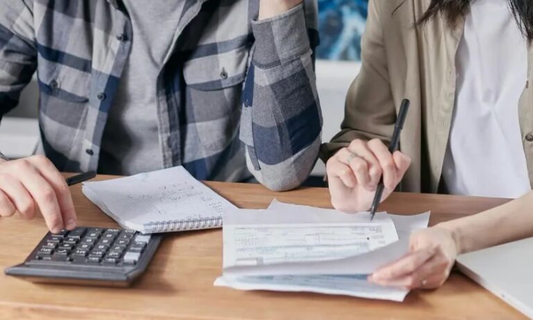 Gerente da Caixa participa de negociação de dívidas no Procon Poços