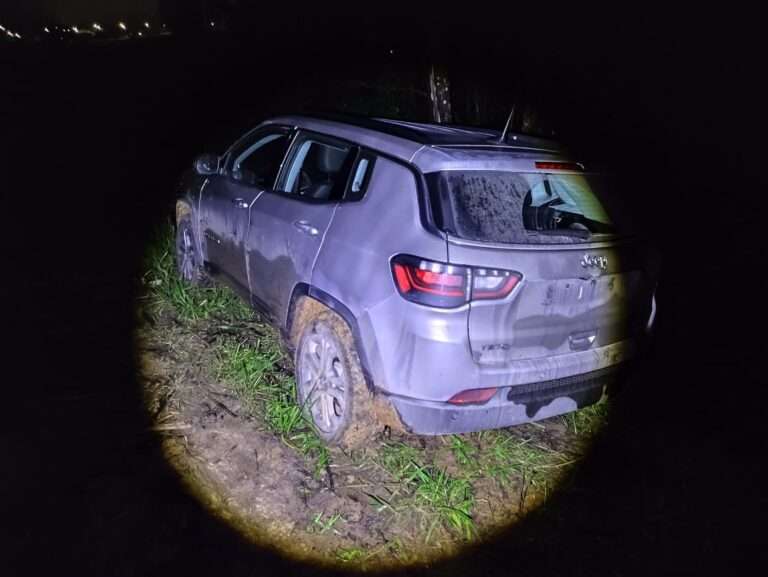 Carro roubado em Águas da Prata