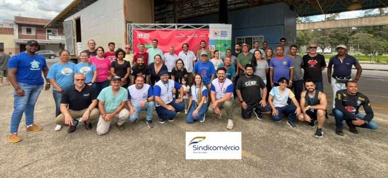 Entrega de cestas básicas beneficia 41 entidades de Poços e região
