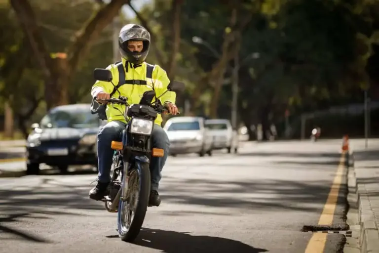Motociclistas no Brasil: homens são duas vezes mais infratores do que as mulheres