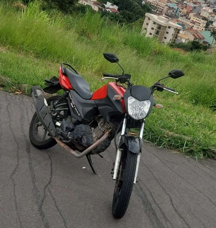 Dupla é presa após furtar duas motos