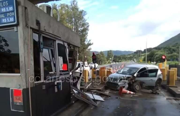 Motorista embriagado bate em cabine de pedágio