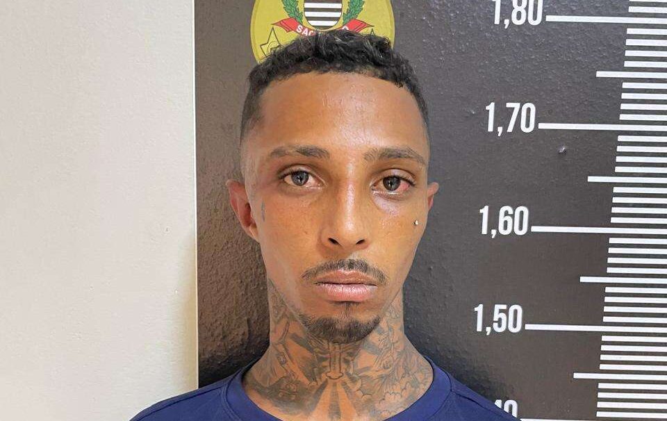 Polícia divulga foto de assaltante para identificar vítimas