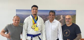 Atleta de Poços conquista três títulos internacionais de jiu-jitsu