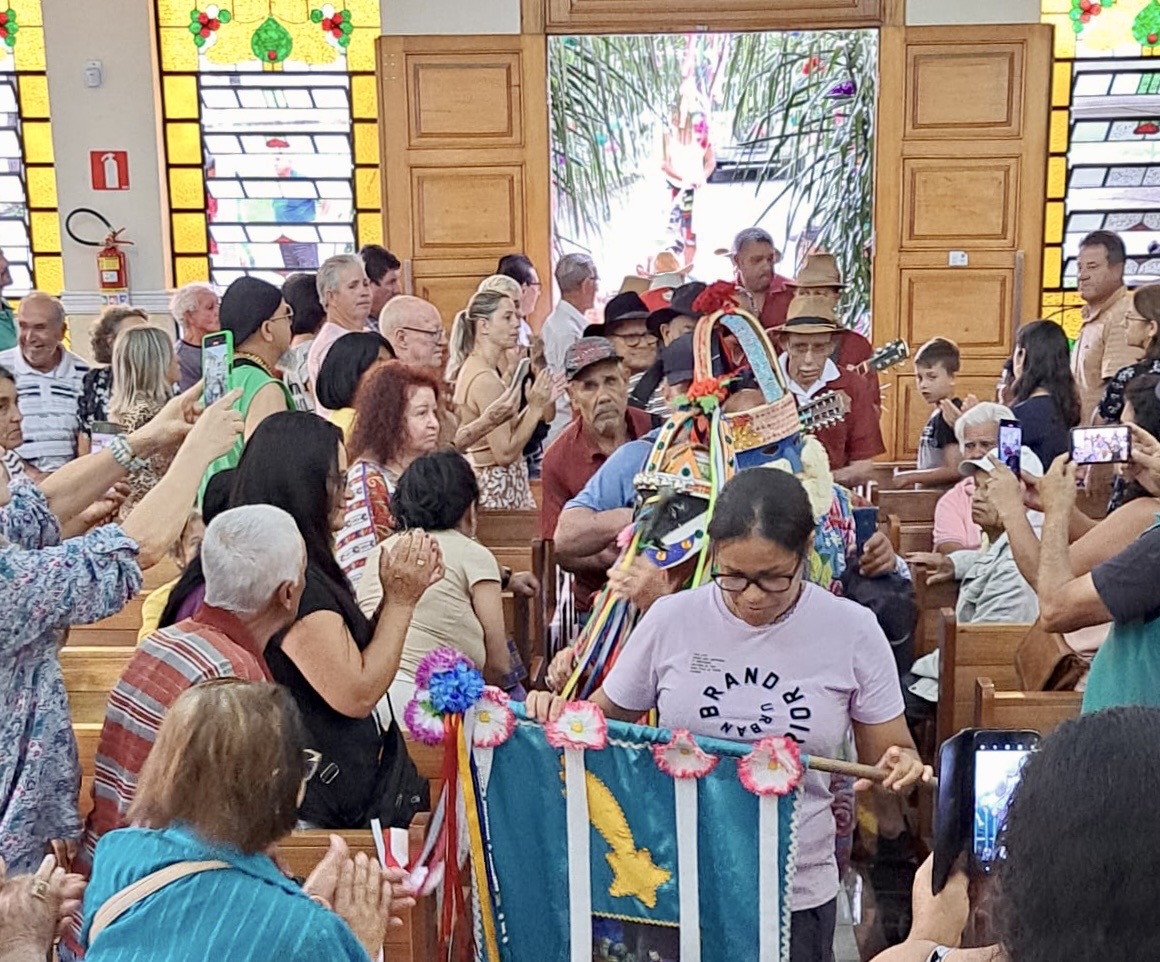 Encontro de Companhias de Santos Reis celebra tradição cultural e religiosa