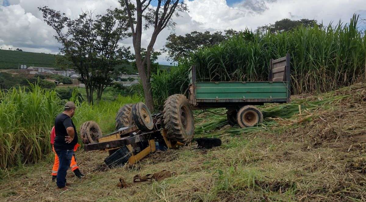 Trabalhador morre depois de capotar trator e ficar preso