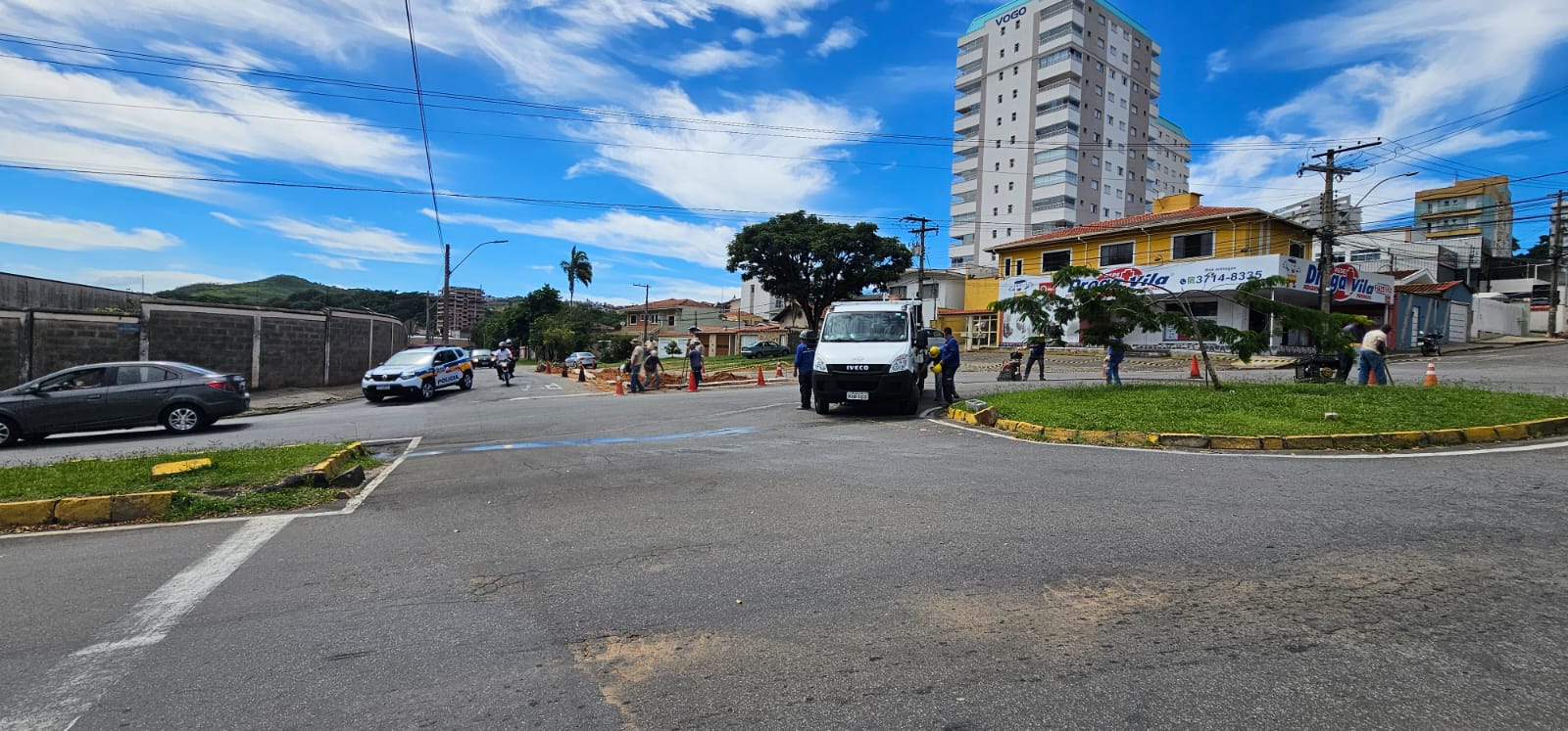 Rotatória na zona oeste recebe melhorias