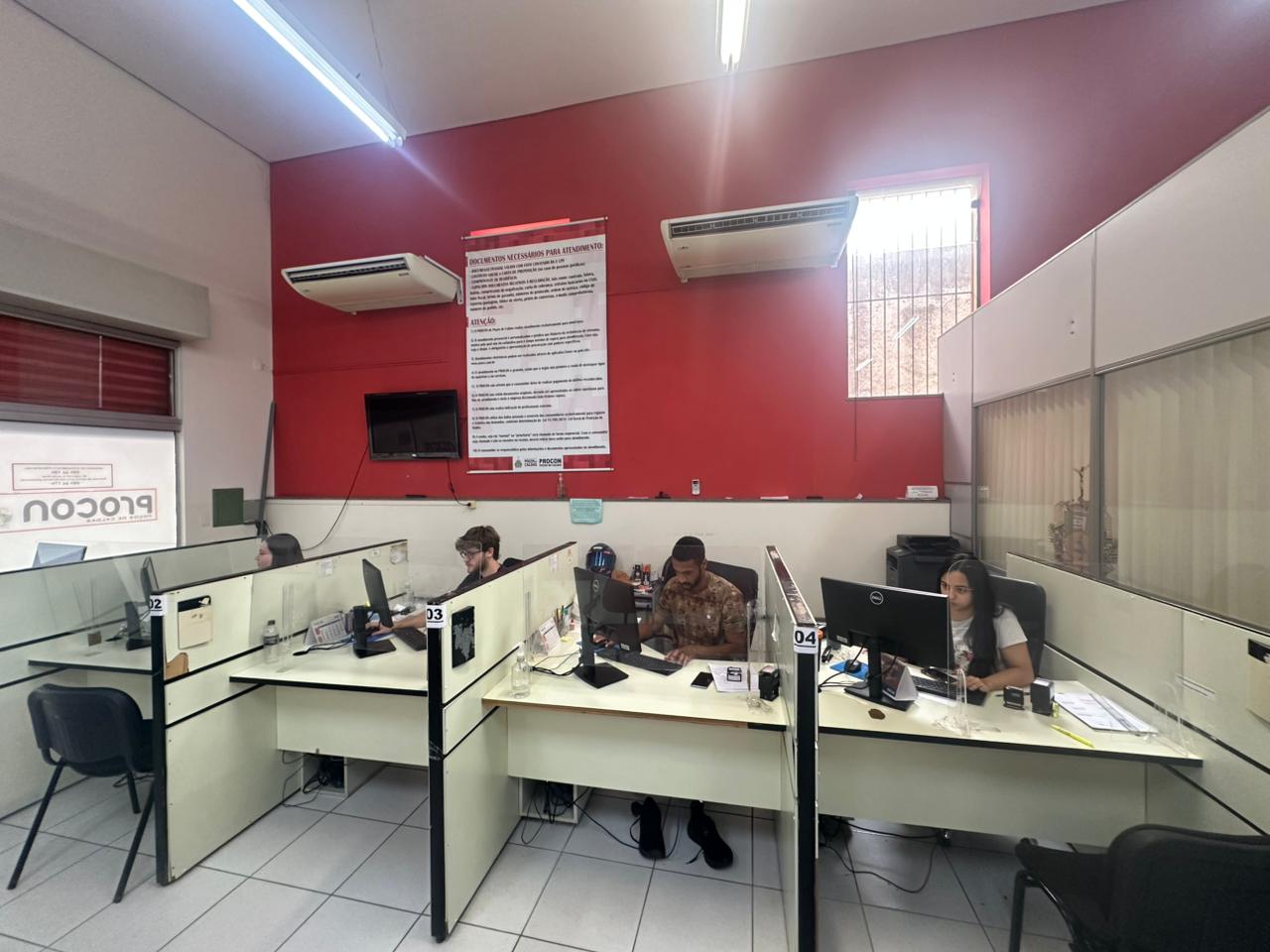 Procon Poços funcionará somente no período da manhã nesta terça-feira