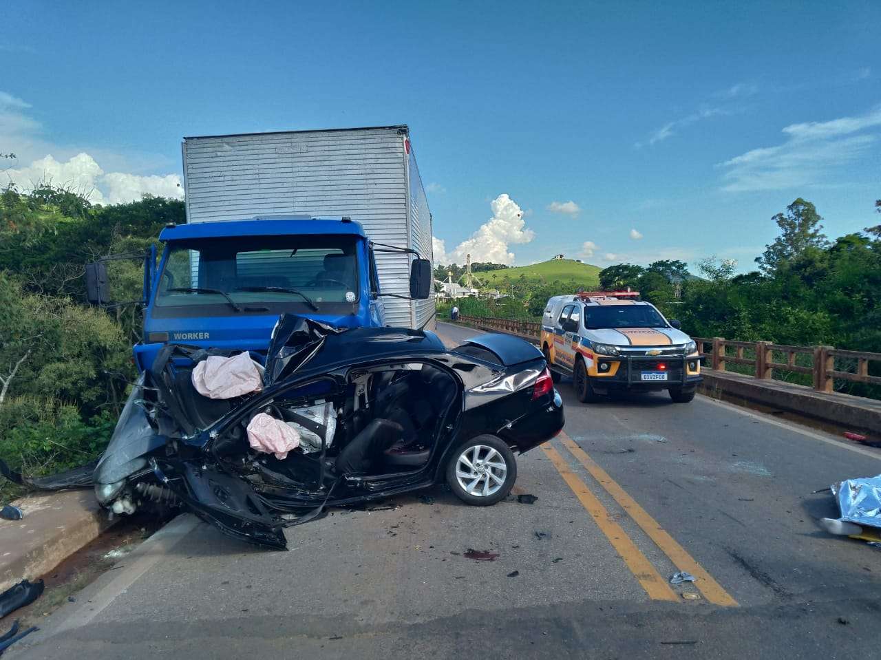 Acidente na BR-267 em Machado deixa dois mortos e dois feridos