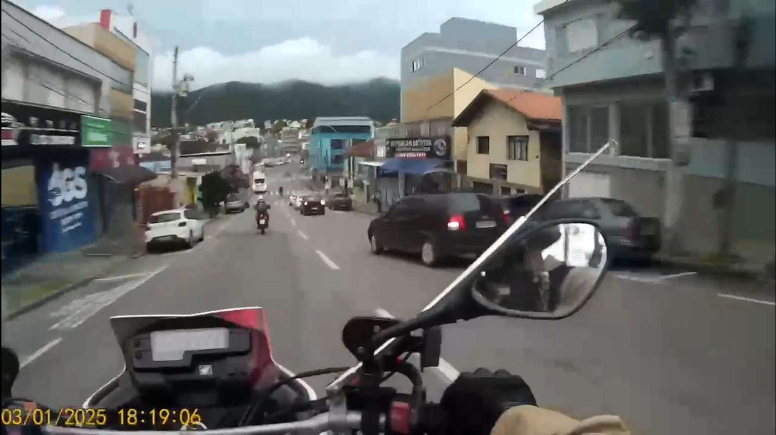 PM divulga vídeo de perseguição que prendeu um por direção perigosa