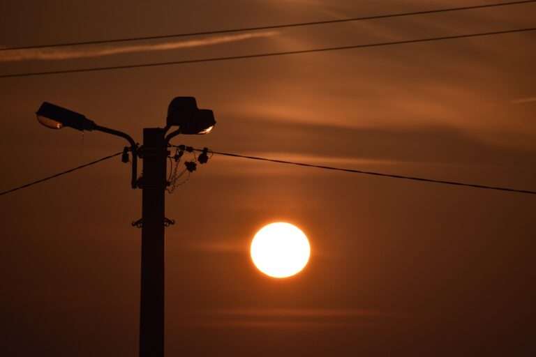 Confira os bairros com desligamentos de energia nesta segunda-feira