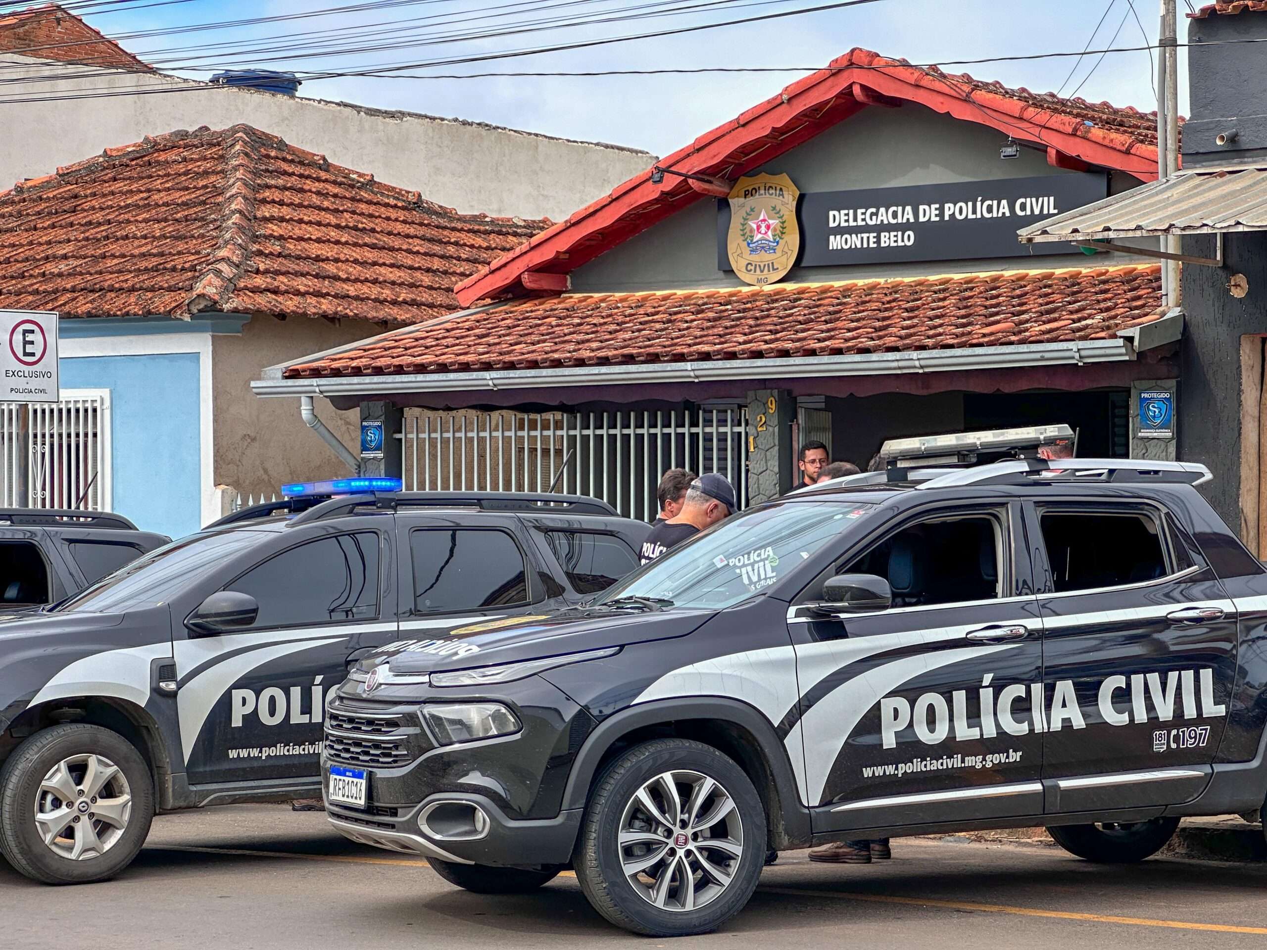 MONTE BELO | Polícia cumpre mandados de prisão por roubo e prende suspeito de tráfico