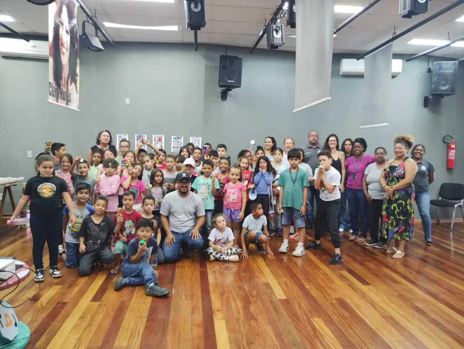 Crianças do PMJ Parque Pinheiros vivem experiência cultural no CEU das Artes