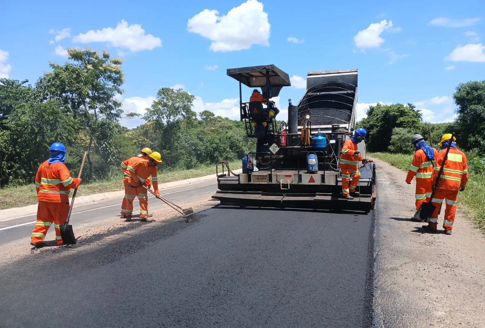 MGC-491 em Monte Belo recebe obras de recuperação de pavimento