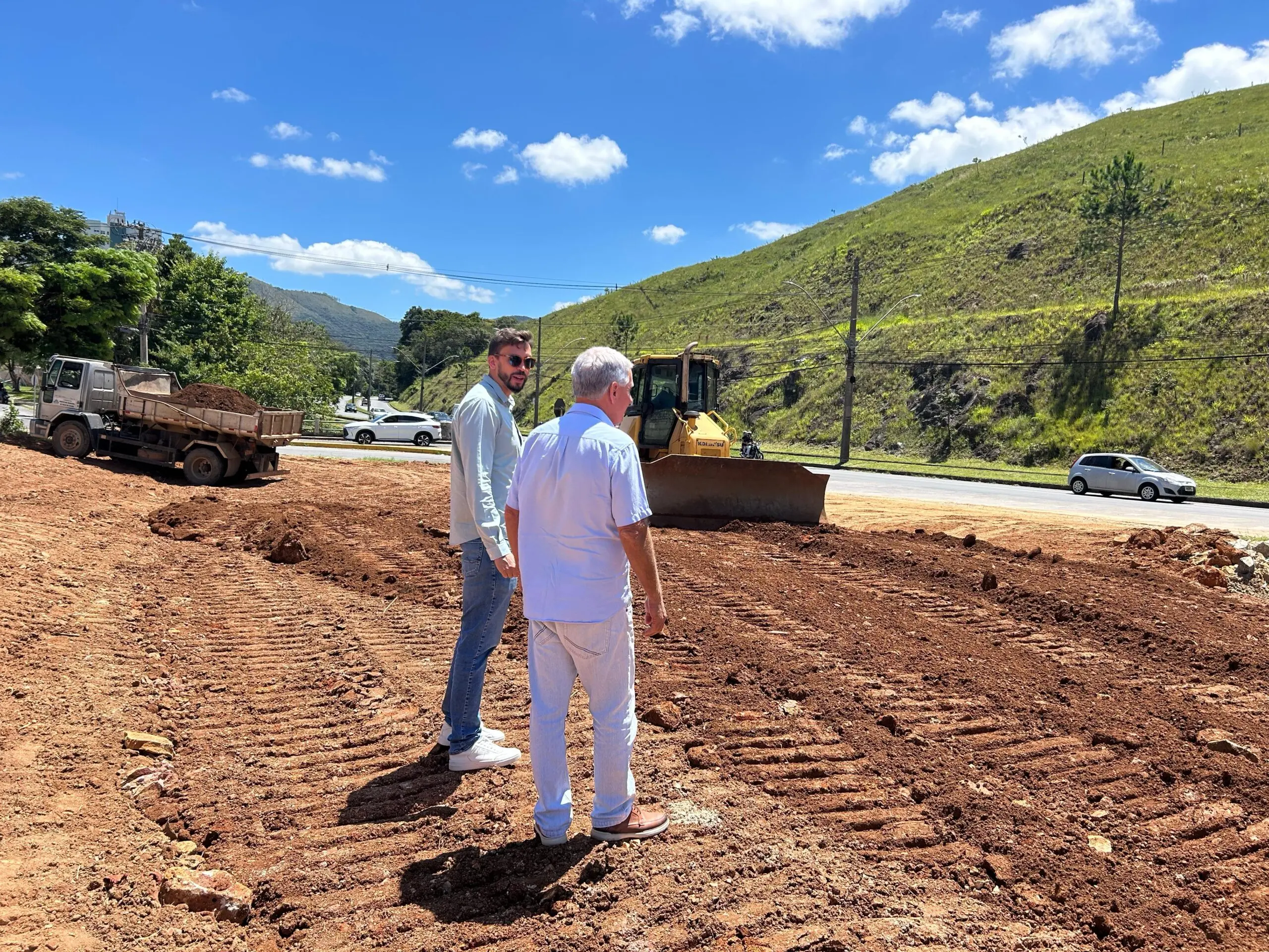 Obras em rotatória da zona leste podem ser concluídas no primeiro semestre