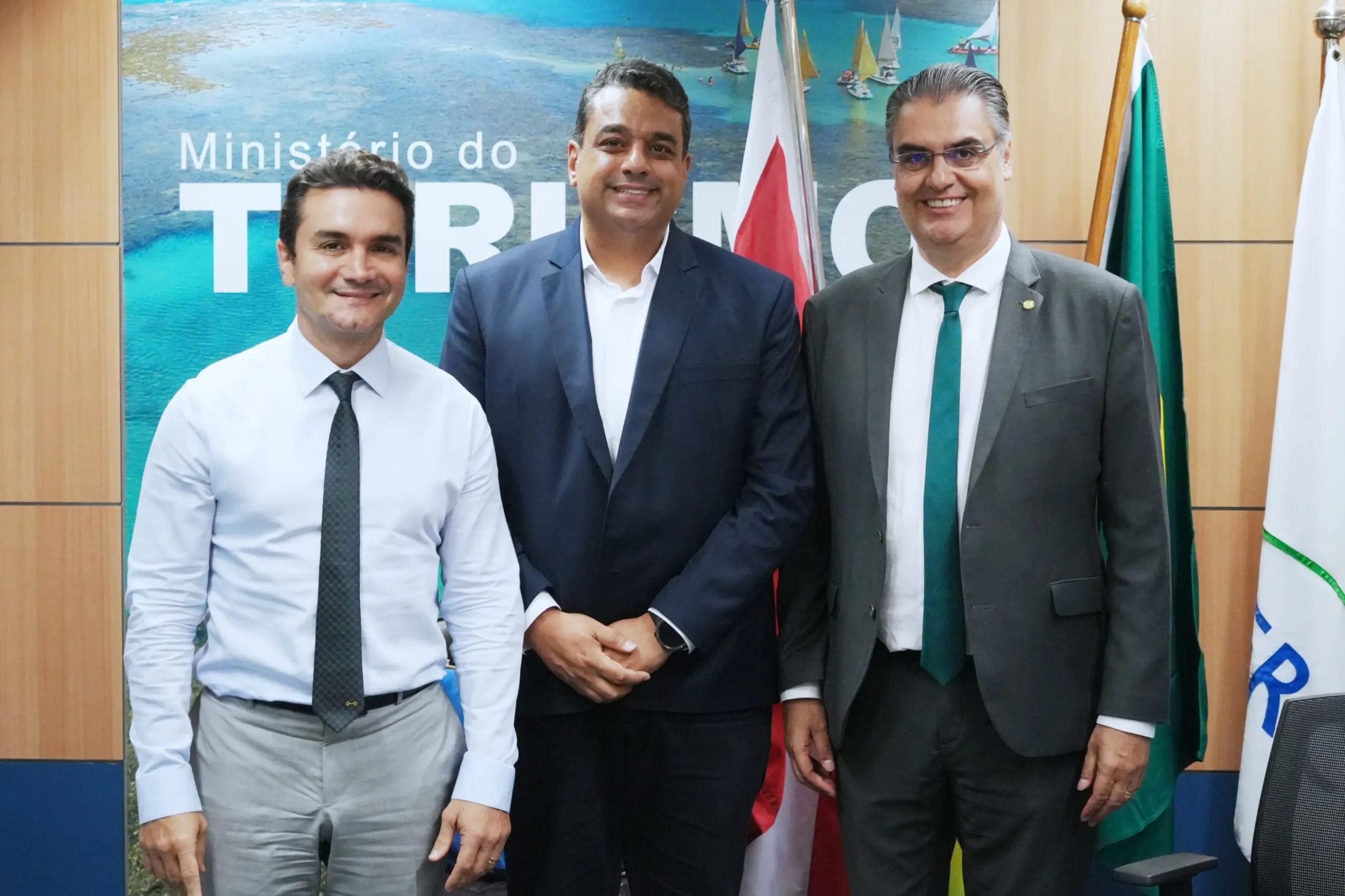 Prefeito de Poços busca recursos federais para fortalecer turismo