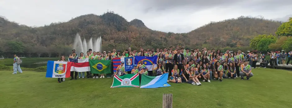 Escola do sul de Minas é destaque em competição de matemática na Tailândia