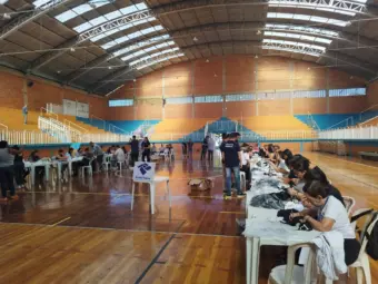 Receita Federal e Poços de Caldas descaracterizam 7 mil peças de vestuário para doação