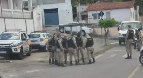 Ladrão achado em bueiro assaltou buffet e restaurante