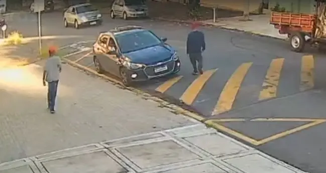 PM prende criminosos após assalto à motorista de aplicativo