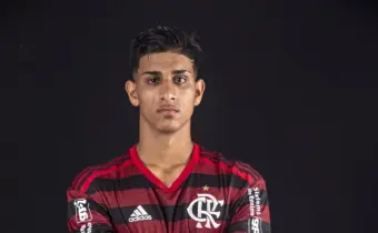 Caldense contrata meio-campista Igor Lemos