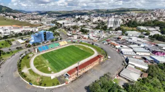Arquibancadas do Ronaldão recebem pintura para jogos do Módulo II do Mineiro