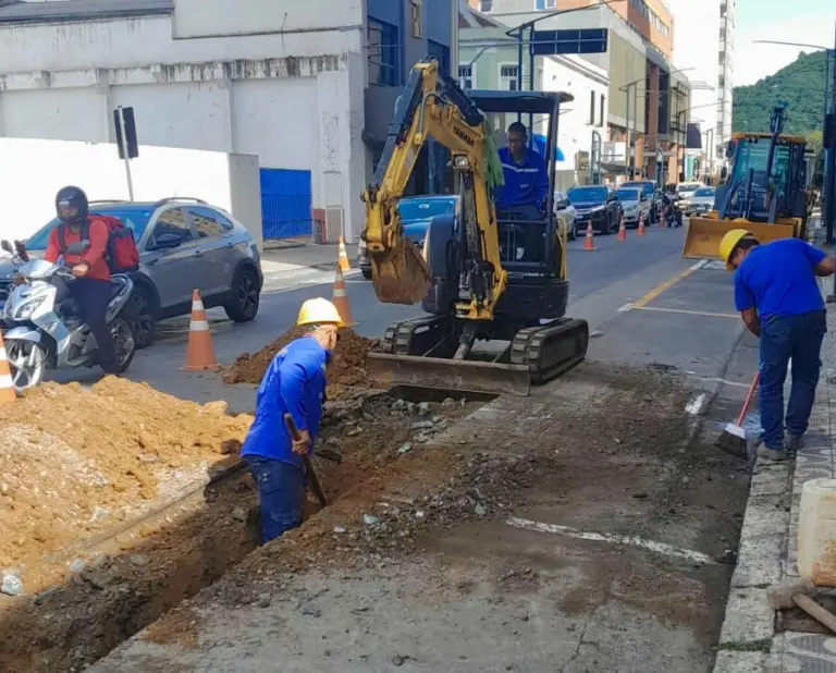 Redes de água começam a ser substituídas na área central