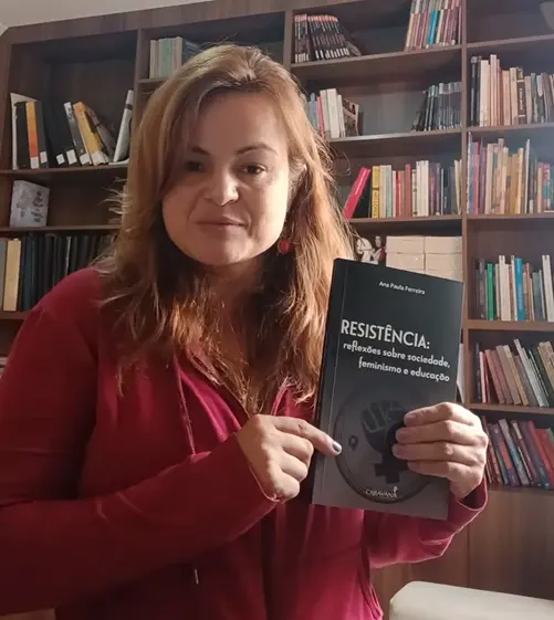 Escritora poços-caldense lança livro sobre sociedade, feminismo e educação