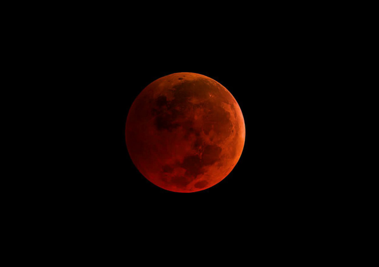 “Lua de sangue” poderá ser observada a olho nu no Brasil