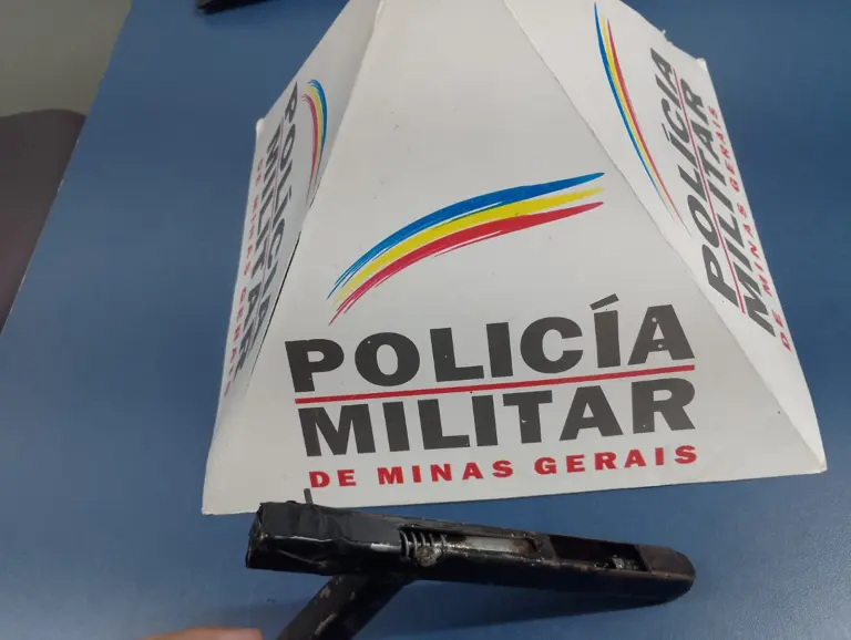 Homem é preso por ameaça mulher com arma em Poços de Caldas