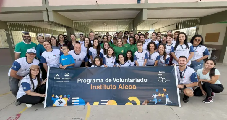Alcoa realiza primeira ação voluntária do ano; parceria beneficia cooperativa e mais de 200 estudantes municipais