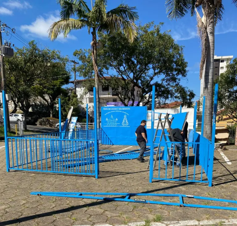 Barracas das paróquias começam a ser montadas para a Festa de São Benedito