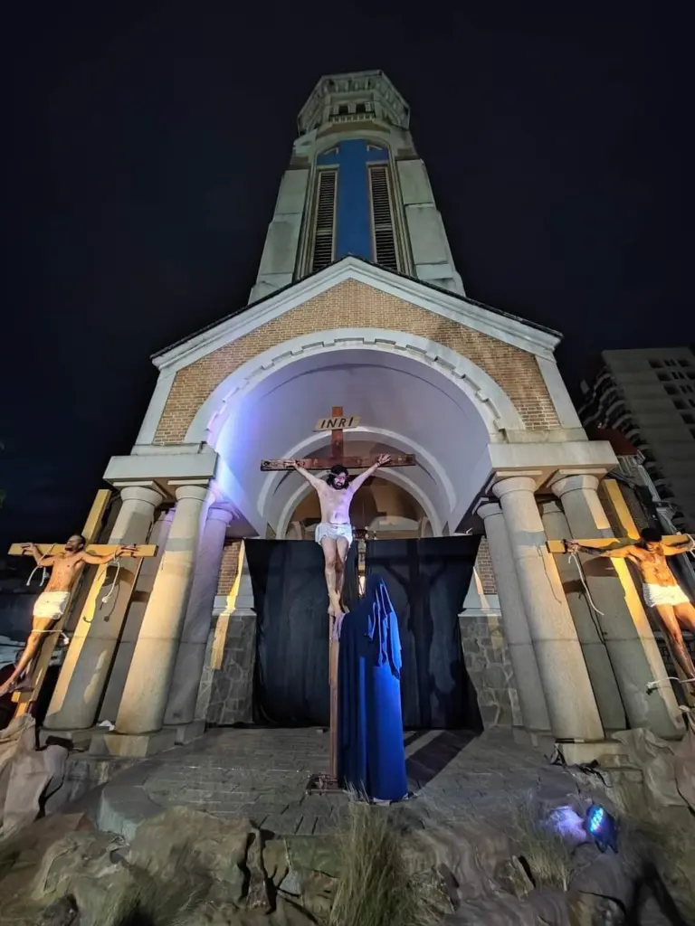 Encenação da Paixão de Cristo abre a programação do Minas Santa em Poços